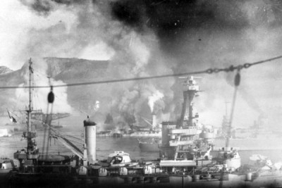 1940-07-03-les-anglais-detruisent-la-flotte-francaise-a-mers-el-kebir